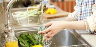 How to Wash Vegetables and Fruits to Remove Pesticides